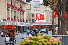 Hanoi streets in “red” vibe ahead of 14th National Party Congress