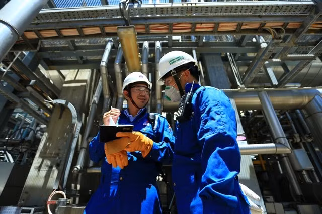 Engineers at Dung Quat Refinery research and innovate to meet the requirements for defence fuel products. (Courtesy photo) 