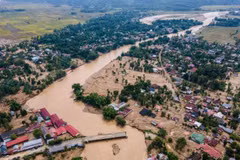 This aerial picture shows a bridge damaged by flash floods on a main road connecting Aceh and North Sumatra in November 2025 (Photo: AFP)
