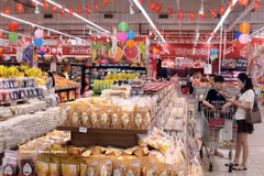 The Consumer Price Index (CPI) rises 0.47% in August from the previous month. (Photo: VNA)
