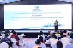 Permanent Deputy Minister of Foreign Affairs and Chair of the APEC 2027 National Secretariat Nguyen Minh Vu speaks at the APEC workshop on empowering MSMEs through digital transformation in the AI-driven world. (Photo: VNA)