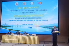 A view of the international conference in Nghe An province on September 15 to discuss strategic infrastructure connectivity among Vietnam, Laos, Cambodia. (Photo: VNA)