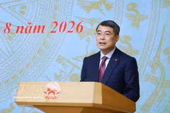Prime Minister Le Minh Hung speaks at the national teleconference to review the 2025-2026 academic year and roll out tasks for 2026-2027. (Photo: VNA)