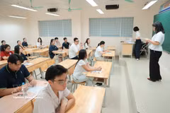 Students take Literature test (Photo: VNA)