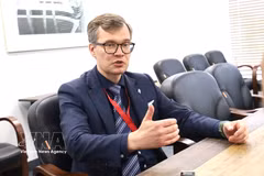 Vice President of Far Eastern Federal University Evgeny Vlasov talks to the Vietnam News Agency. (Photo: VNA)