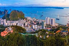 Alongside the wonder bay, Sun World Ha Long is a buzzing entertainment epicenter keeping the fun alive from day to night. (Photo: Sun Group)