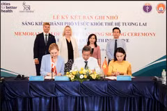 Representatives of Ho Chi Minh City’s departments of Health and Education and Training and Novo Nordisk Vietnam sign a memorandum of understanding for the Cities for Better Health initiative on August 14. (Photo courtesy of the organisers)
