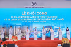 Prime Minister Le Minh Hung (central) and other officials at the groundbreaking ceremony of five metro lines and three rental housing projects in Hanoi on June 22, 2026. (Photo: VNA)
