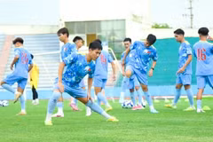 Vietnamese players practise for the AFC U20 Asian Cup 2027 qualification's Group C matches. (Photo courtesy of VFF)