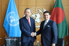 General Secretary of the Communist Party of Vietnam Central Committee and President To Lam (L) meets President of the 81st session of the United Nations General Assembly (UNGA 81) Khalilur Rahman (Photo: VNA)