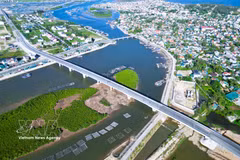 Hoang Mai Bridge along the Nghi Son–Cua Lo coastal road in Nghe An province. (Photo: VNA)