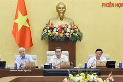 NA President Tran Thanh Man (centre) speaks at the NA Standing Committee's sixth session on September 21. (Photo: VNA)