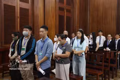 Defendants at the court. (Photo: VNA)