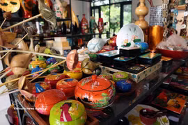 Lacquerware products from Ha Thai lacquer craft village in Duyen Ha commune, Hanoi, are exported to various markets, including Europe, Japan and the Republic of Korea. (Photo: VNA)