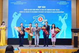 Orrganisers launch the Vietnam - ASEAN Friendship Golf Open Tournament 2025 which will be held on April 19-20 in Vinh Phuc Province.( Photo of organisers) 