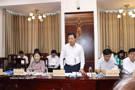 Pham Tan Hoa, Vice Chairman of the Tay Ninh People's Committee, speaks at the meeting. (Photo:VNA) 