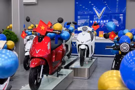 Electric motorcycles on display at a VinFast showroom in Vietnam. (Photo: VinFast) 