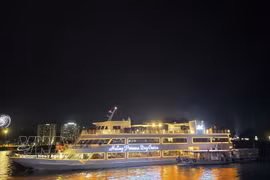 The elegant, luxurious interiors of Ha Long Bay’s modern cruise fleet enhance visitors’ premium travel experience. (Photo: VNA) 