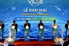 Delegates perform the opening ceremony for VILOG 2026. (Photo: VNA)
