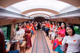 After one year of operation, the train has completed nearly 400 services, carrying almost 100,000 passengers. (Photo: hanoimoi.vn) 