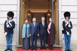 Denmark's King Frederik X and Queen Mary host a farewell ceremony for Party General Secretary and President Lam and his spouse at Amalienborg Palace. (Photo: VNA)