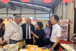 Connecting Vietnamese enterprises with Greek partners at the fair. (Photo: Vietnamese Embassy in Greek)
