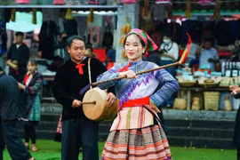 A traditional dance performance by Mong ethnic artists. (Photo: VNA)