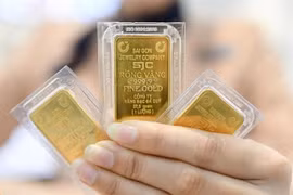 SJC gold bars are trading at a record high. (Photo: VNA) 