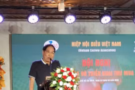 Pham Van Cong, Chairman of the Vietnam Cashew Association, speaks in a conference reviewing the industry’s 2025 performance and deploying procurement plans for 2026 in HCM City on March 13. (Photo: VNA) 