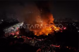 A fire broke out in a densely populated residential area in Kemayoran, Jakarta. (Phtoo: Antara) 