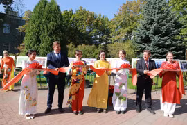 Delegates at the launching ceremony (Photo: VNA)