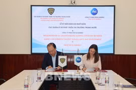 The MoU signing ceremony between the gency for Domestic Market Surveillance and Development and Procter & Gamble (P&G). (Photo: Ministry of Industry and Trade)