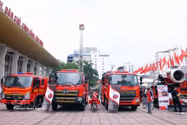 Advanced vehicles, equipment and technologies in security, safety, fire prevention and firefighting, and rescue operations are displayed at the exhibition.(Photo: VNA) 