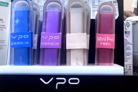 Singapore introduced new penalties for vaping, including increased fines and caning. (Photo: ca.news.yahoo.com)
