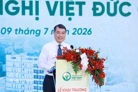 Prime Minister Le Minh Hung delivers remarks at the inauguration ceremony for Viet Duc University Hospital's second campus in Ninh Binh province. (Photo: VNA) 