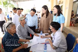 Residents undergo health check-ups in Phu Long commune, Ninh Binh province. (Photo: VNA) 