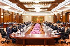 President of the Vietnamese National Assembly Tran Thanh Man holds talks with Zhao Leji, Chairman of the National People's Congress Standing Committee of China, and co-chairs the second session of the cooperation committee between the two legislative bodies in Beijing on October 12, 2026. (Photo: VNA)