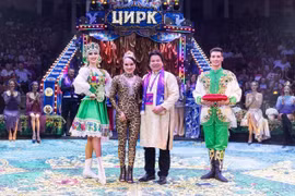 People’s Artist Tong Toan Thang and artist Luu Thi Huong at the festival (Photo: VNA)