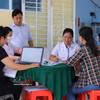 The An Thanh Thuy commune Health Station in Dong Thap province provides consultation and assistance to residents in updating their electronic health records on the VNeID application (Photo: VNA)