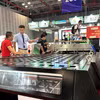 A Vietnamese manufacturer showcases a modern production line at VietnamPrintPack 2026. (Photo: VNA)