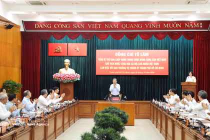 General Secretary of the Communist Party of Vietnam Central Committee and President To Lam has a meeting with the Ho Chi Minh City Party Committee’s Standing Board on October 28, 2026. (Photo: VNA)