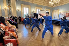 Vietnamese traditional martial arts are performed at an event in France. (Photo: VNA)