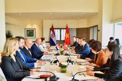 Vietnamese Minister of Foreign Affairs Le Hoai Trung and Croatian Minister of Foreign and European Affairs Gordan Grlić Radman hold talks in Hanoi on May 19, 2026. (Photo: Ministry of Foreign Affairs)