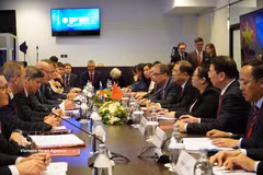 Permanent Deputy Prime Minister Pham Gia Tuc holds talks with his Russian counterpart Dmitry Chernyshenko in Moscow on June 5, 2026. (Photo: VNA)