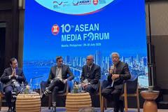 Panelists at the discussion session of the 10th ASEAN Media Forum. (Photo: VNA)
