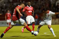 The Manchester Reds takes a 4-2 win over the Vietnam All-Stars in a friendly match, June 27, 2025. (Photo: VNA)