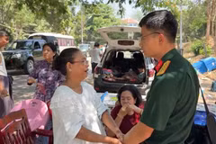 Vietnamese Army rescuers urgently search for survivors of Myanmar earthquake