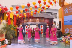 Artistic atmosphere at Autumn Fair