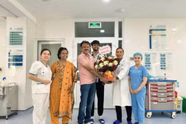 The Indian tourist discharged from hospital after near-drowning treatment. (Photo: danviet.vn)