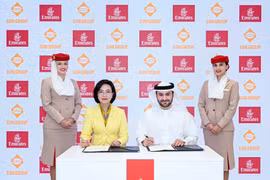 Sun Group signs a MoU with Emirates, April 30, 2025. (Photo: Sun Group)